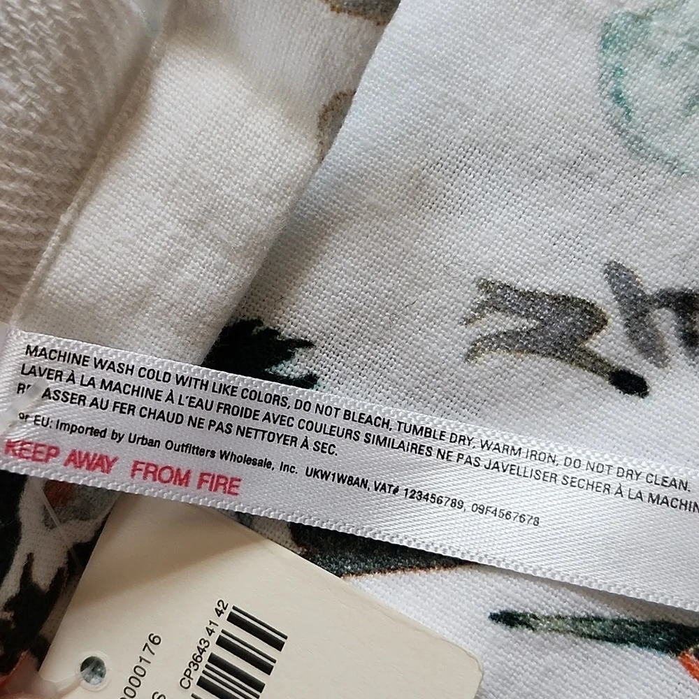 Anthropologie White and Multicolor Patterned Napkins Set Of 7 - Picture 9 of 10